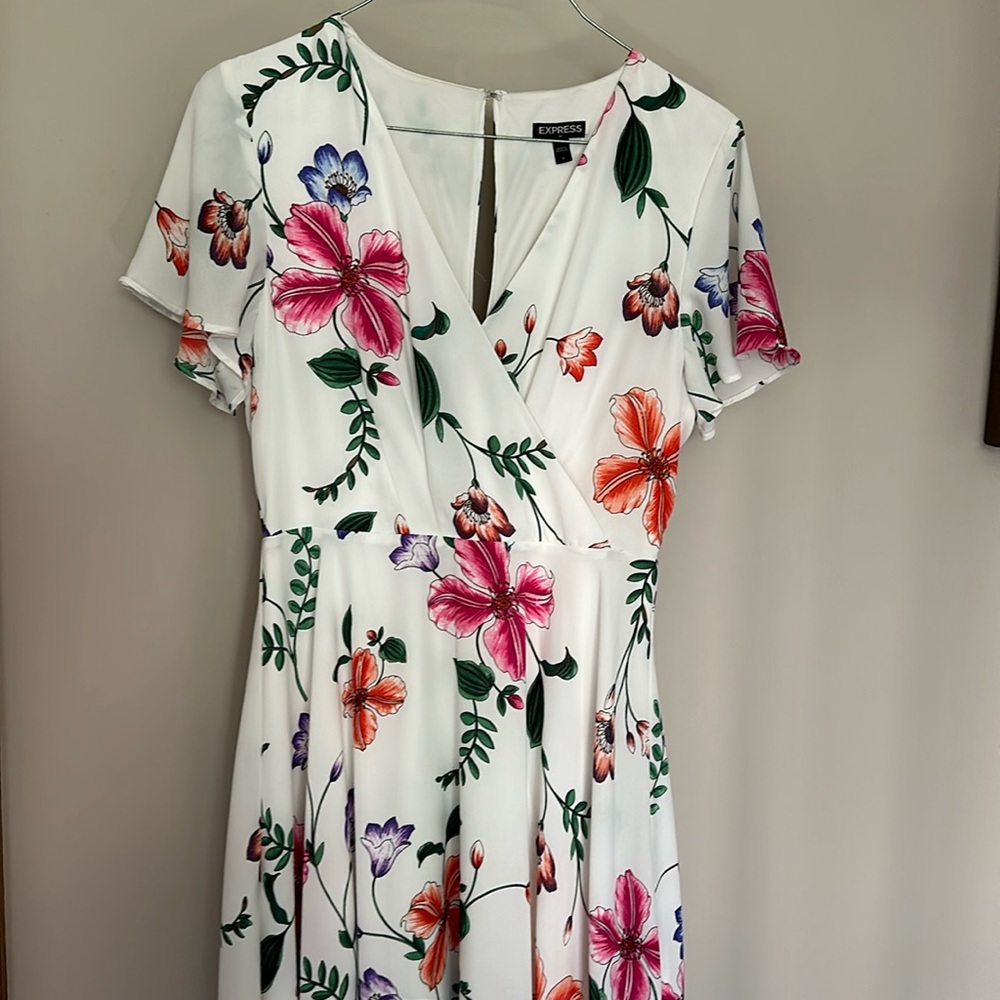 Express Soft White, Bright Floral Dress Size 4. Used Once